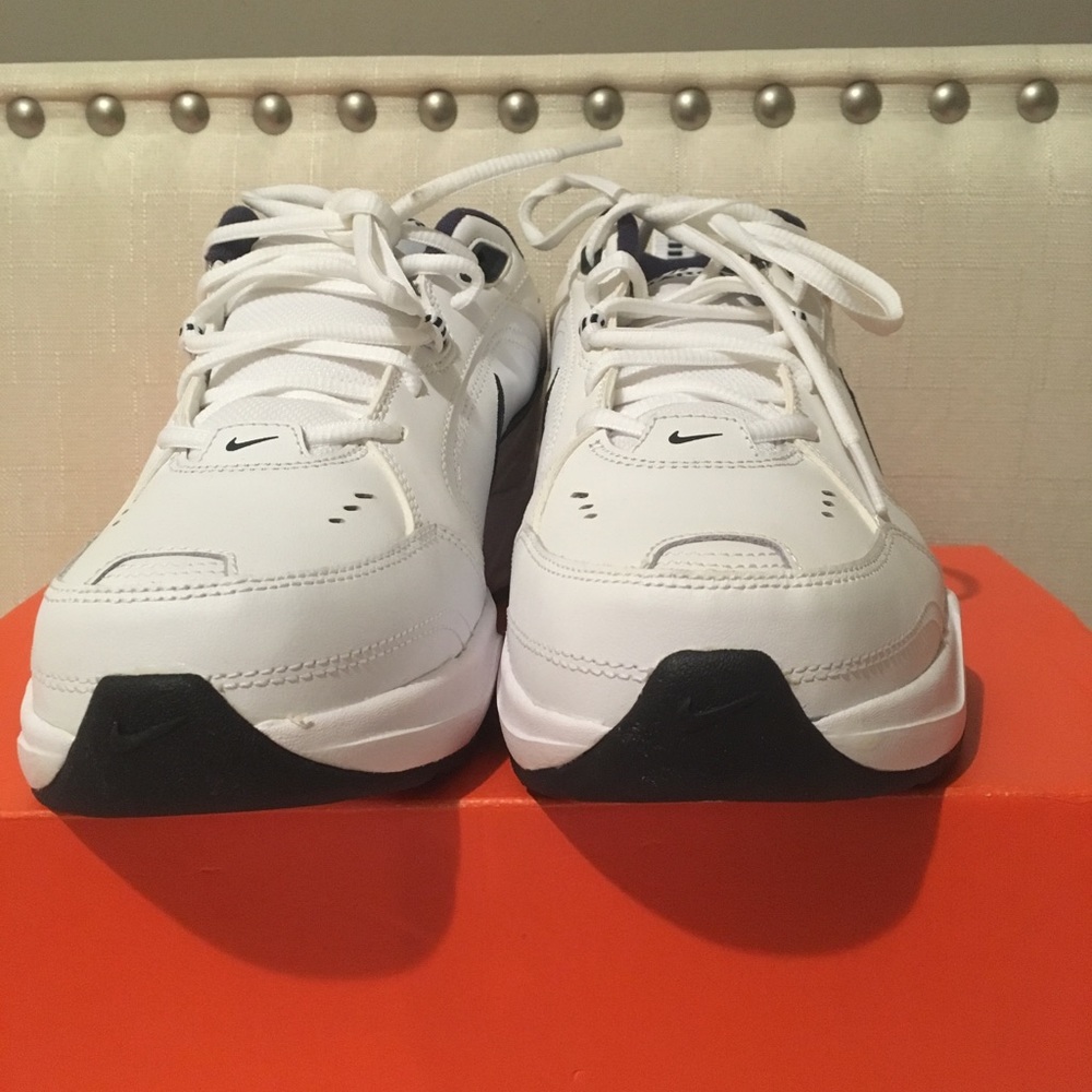 Nike Air Monarch IV